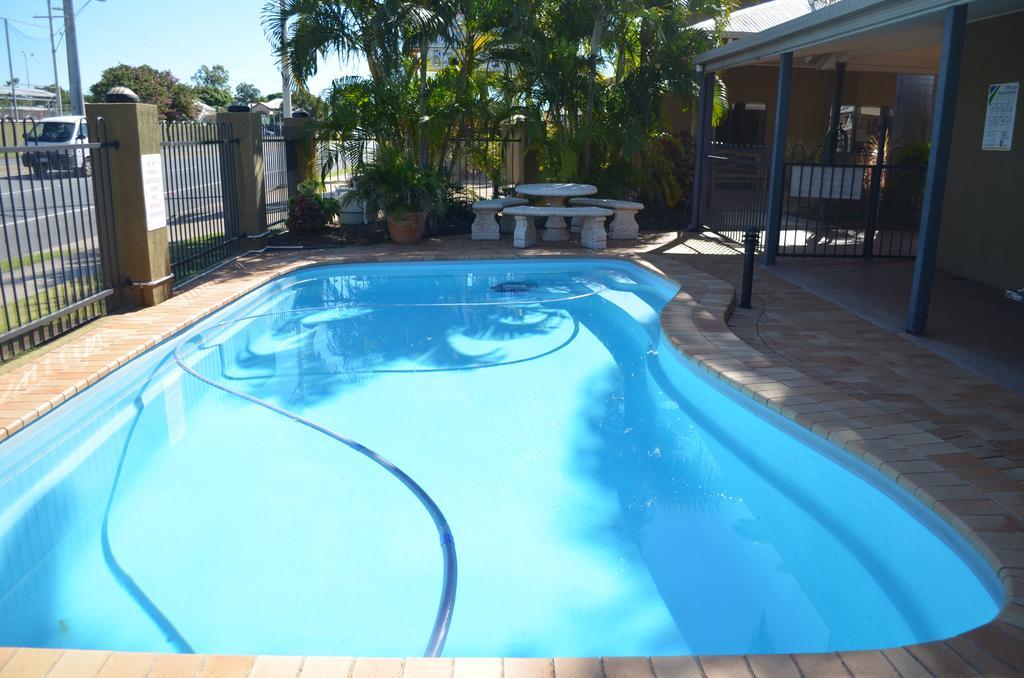 Rockhampton Palms Motor Inn エクステリア 写真