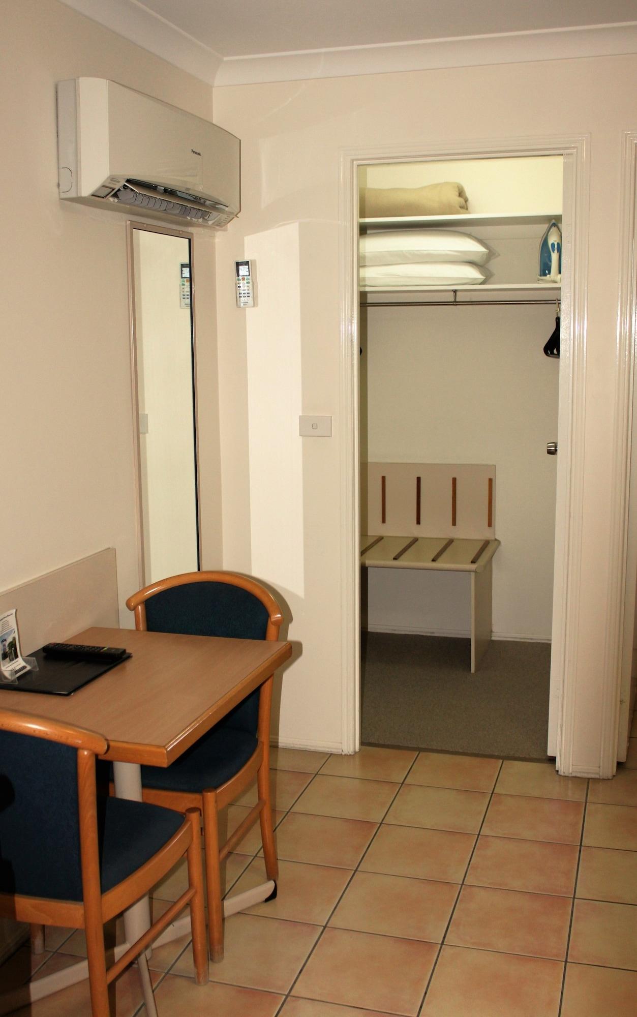 Rockhampton Palms Motor Inn エクステリア 写真