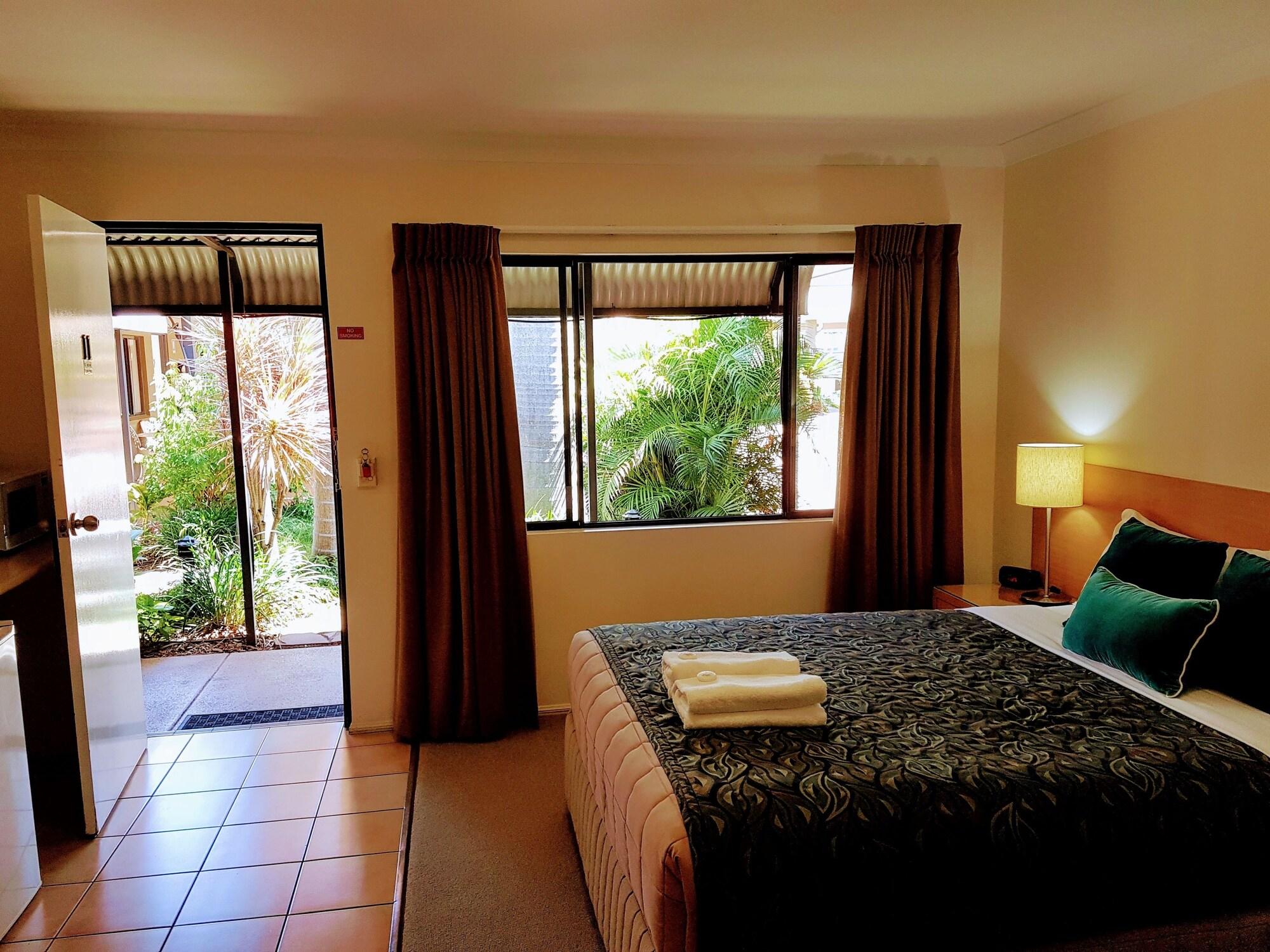 Rockhampton Palms Motor Inn エクステリア 写真