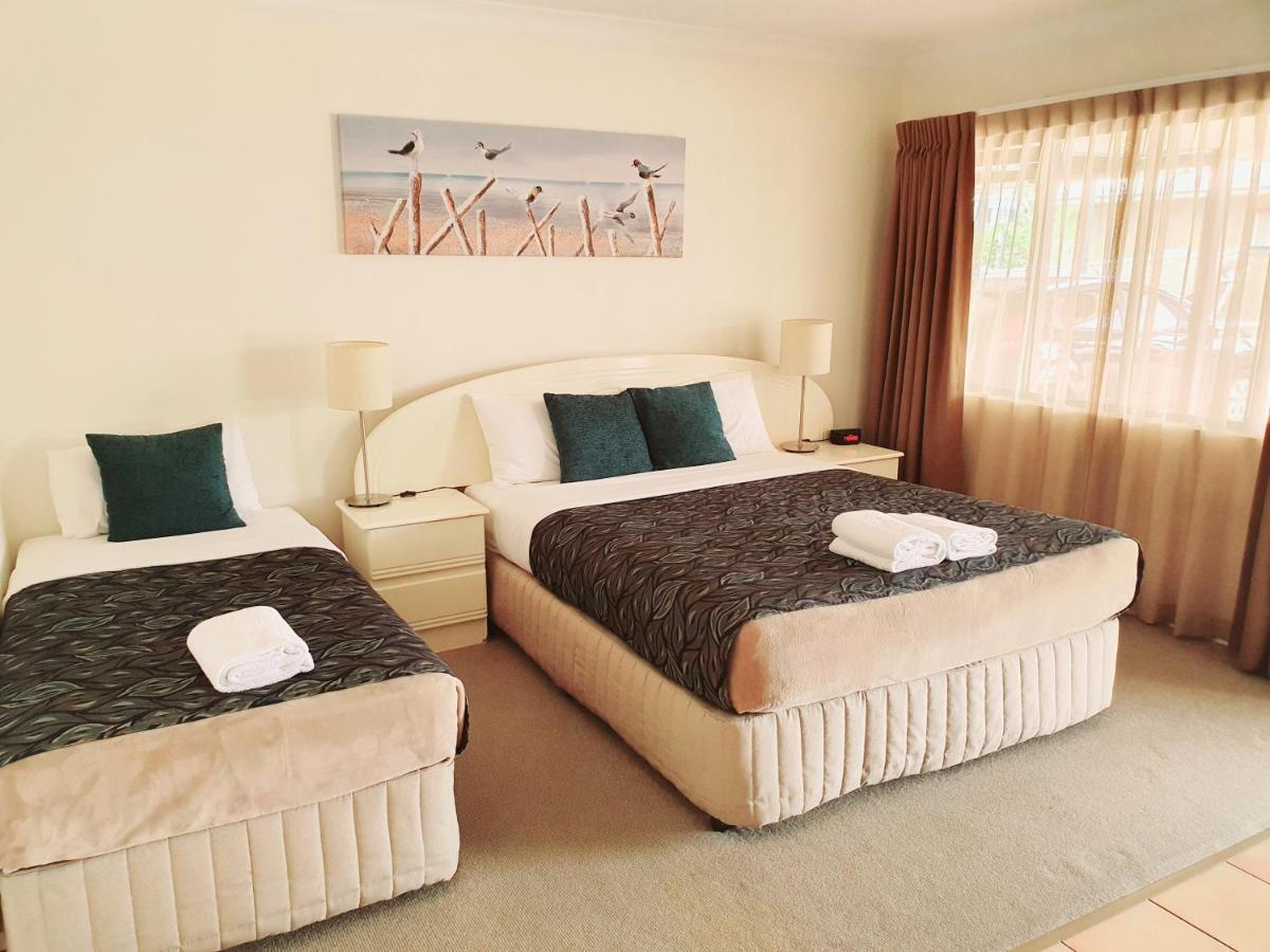Rockhampton Palms Motor Inn エクステリア 写真