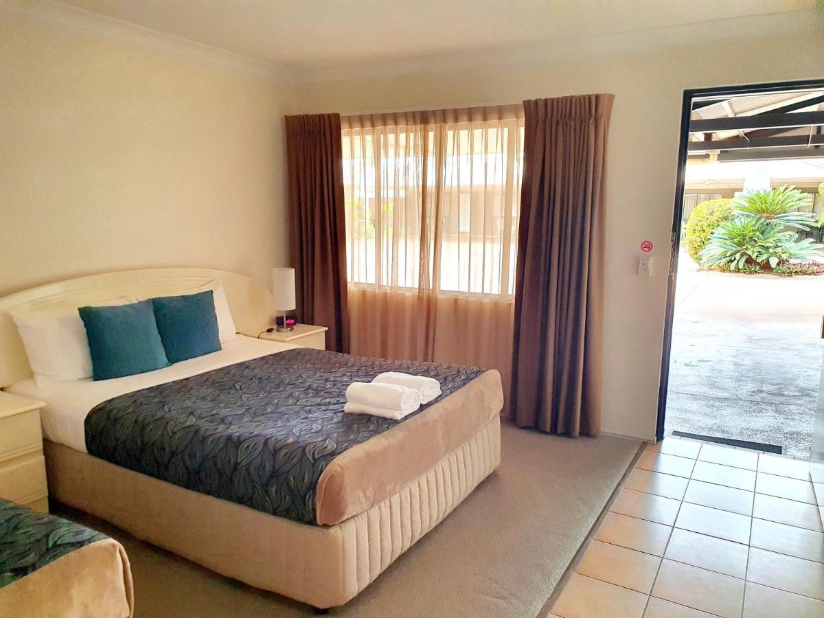 Rockhampton Palms Motor Inn エクステリア 写真