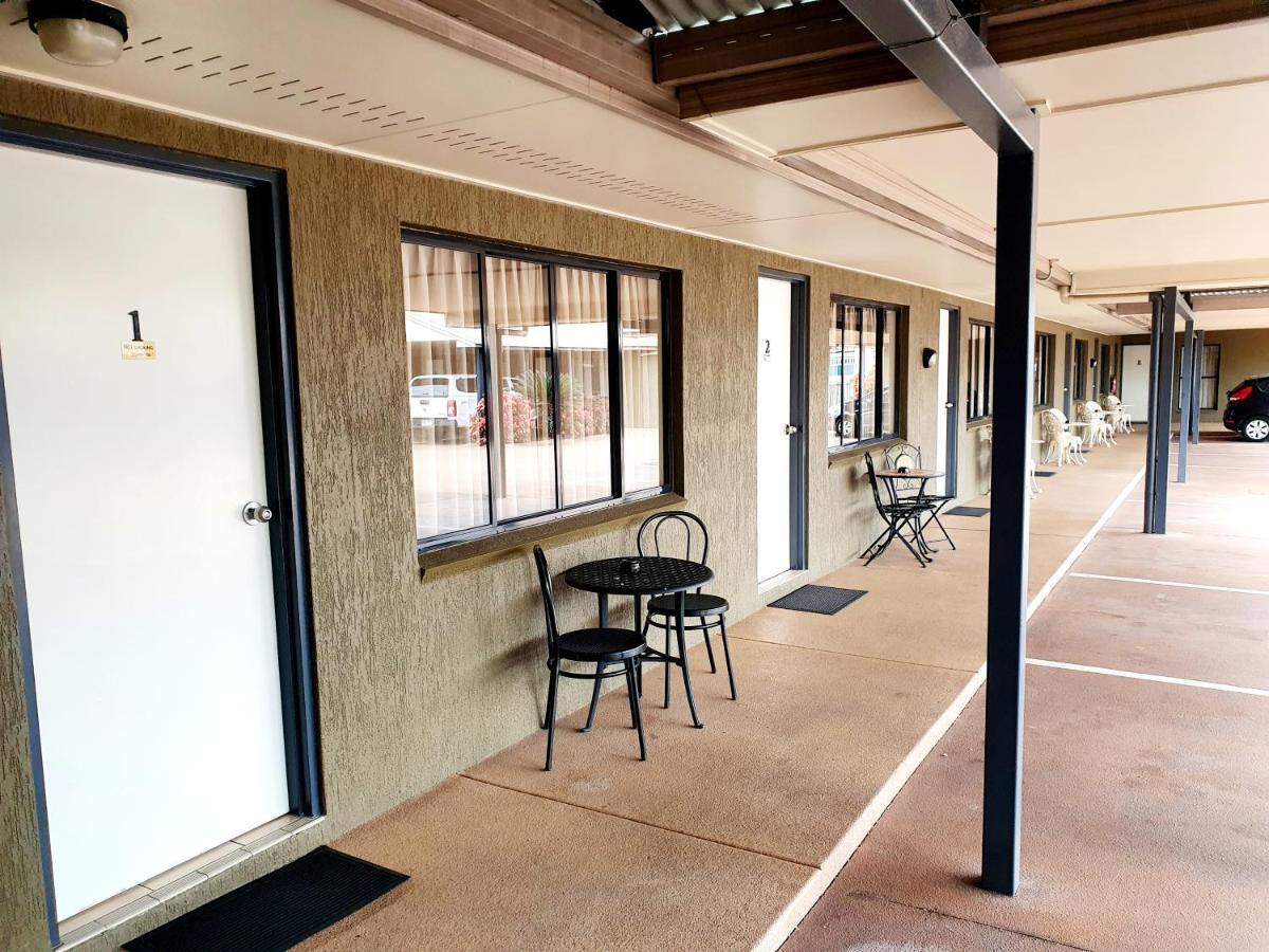 Rockhampton Palms Motor Inn エクステリア 写真