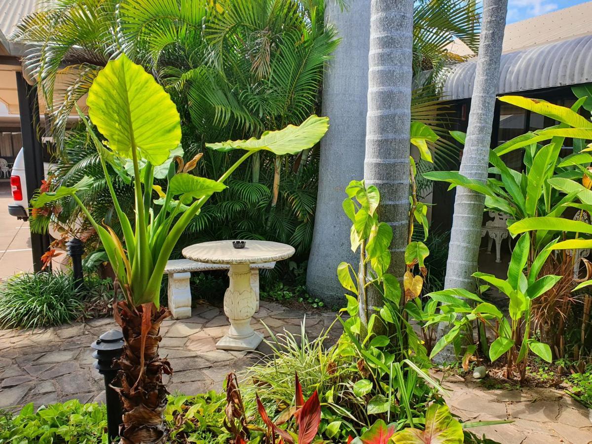 Rockhampton Palms Motor Inn エクステリア 写真