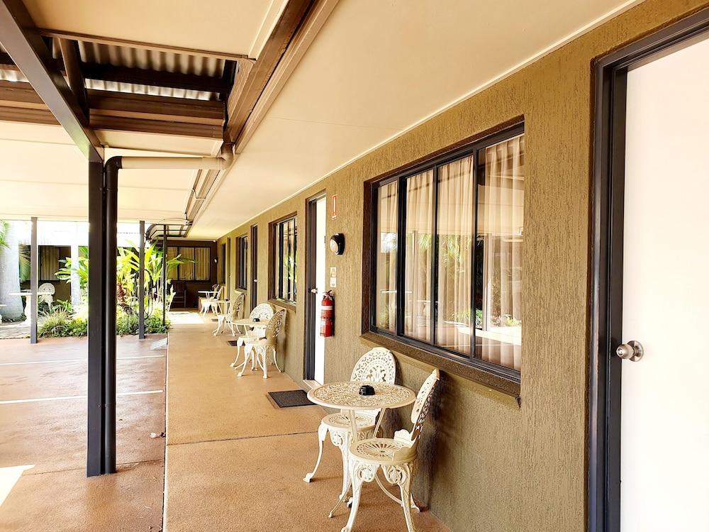 Rockhampton Palms Motor Inn エクステリア 写真