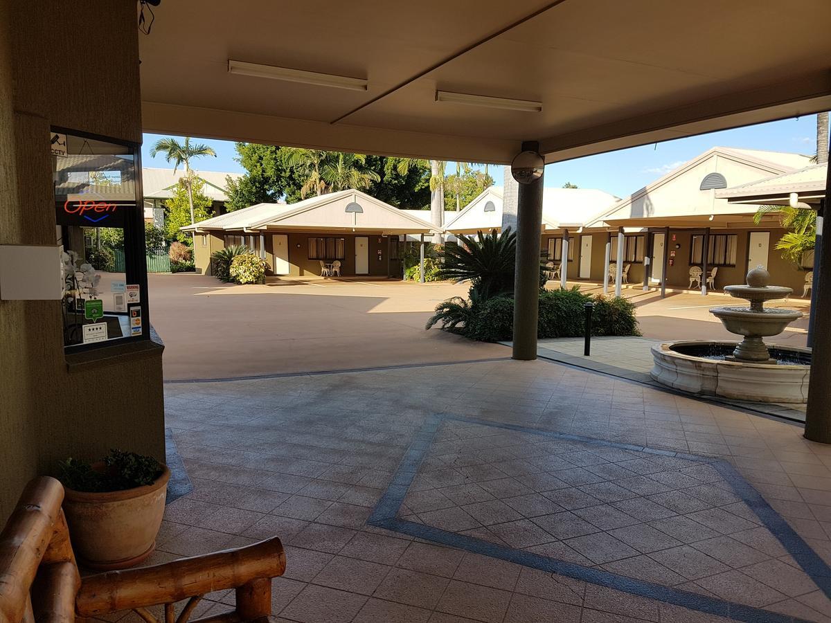 Rockhampton Palms Motor Inn エクステリア 写真